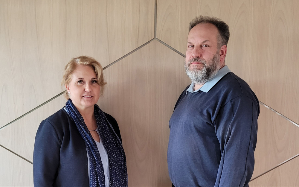 Upseeriliitto viestintäpäällikkö Essi Lindqvist Sotilasaikakauslehden toimitussihteeri Marko Varama 2-1-1