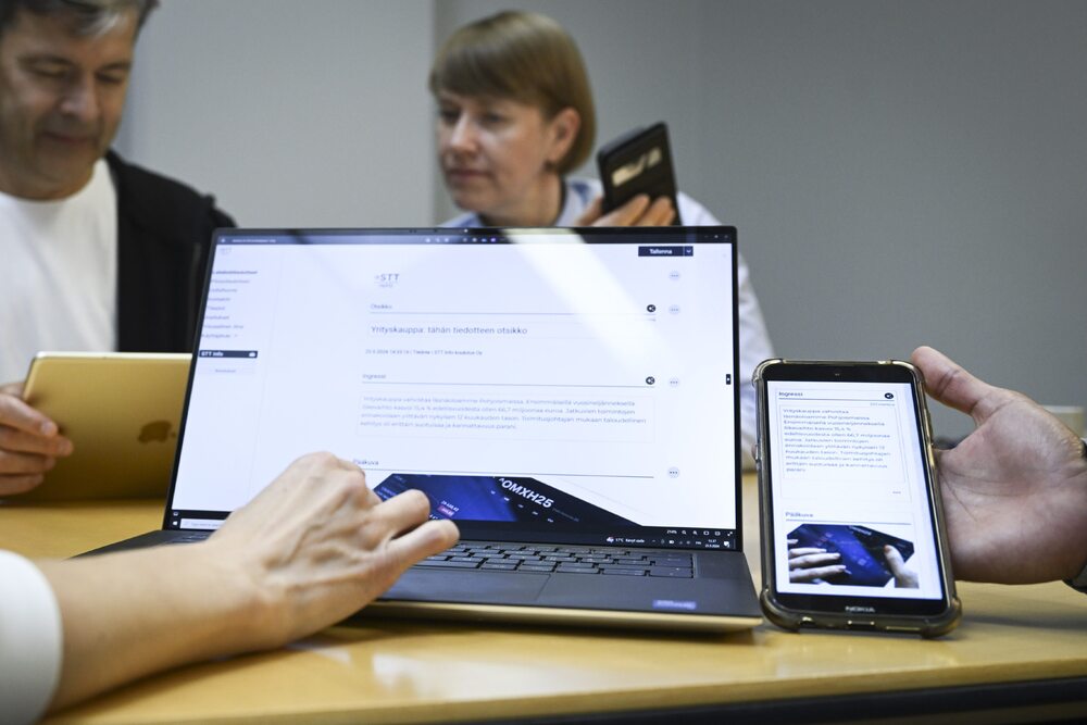 Useat ihmiset käyttävät tiedotepalvelu STT Infoa